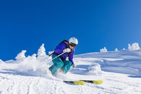 九游下载安装-中国女篮通过战术板书交流提升年轻球员能力,女篮战术技巧