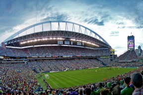 JIU YOU GAME-“安赫尔·巴尔博萨的反应敏捷性与突破爆发力,成为美洲狮队的秘密武器”