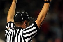 九游下载中心-VAR判罚引争议,裁判吹罚标准再遭热议,var裁判有几个