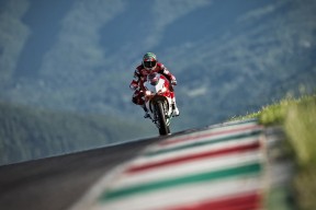 九游网-新加坡队赛制策略:团体赛事中的战术调整与人员配置,新加坡邀请赛决赛视频