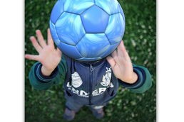 JIUYOU GAMING-电竞女队首次亮相国际赛事 引发热议,女电竞战队