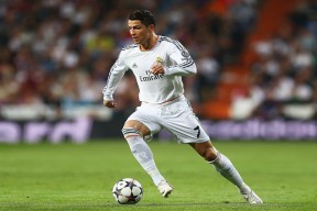 九游sports-雷霆逆转独行侠,系列赛焦点战中亚历山大带伤作战,雷霆亚历山大前景