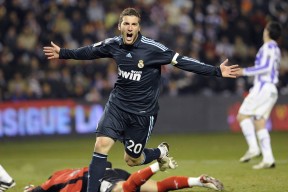 九游(jiuyou.com)游戏-勇士小前锋完成绝杀后泪洒球场,勇士第七顺位小前锋