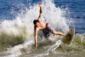 九游游戏中心-巴西队在南美预赛领先,晋级形势乐观