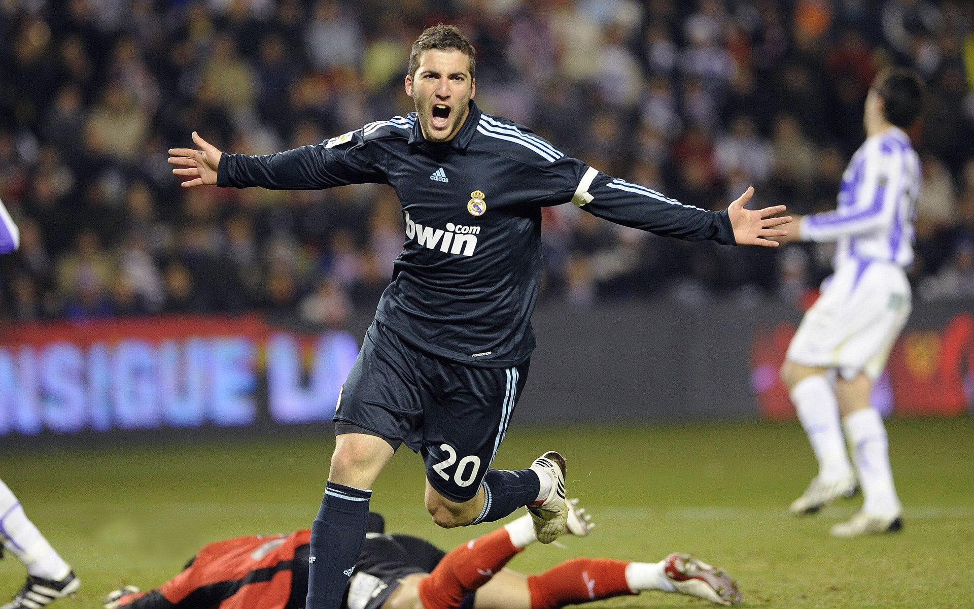 英超高潮，教练称战术调整奏效，英超当下最流行的战术打法, 或将引领世界足球潮流!